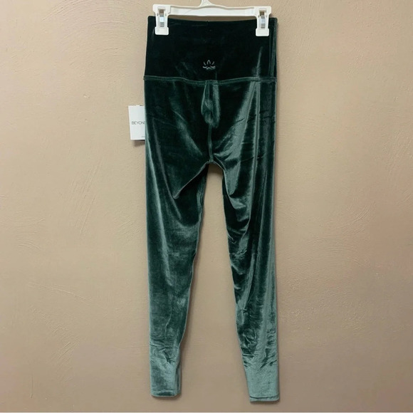 Beyond Yoga Velvet Motion High Waisted Midi Legging in Forest Green XS NWT New - Picture 6 of 15